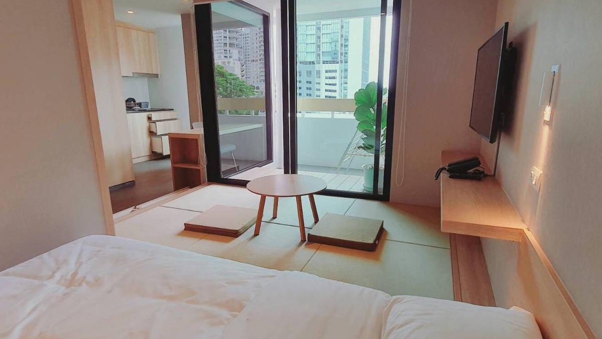 Khlong Tan Apartment | Designed for work life balance with function and comfort all under one roof.