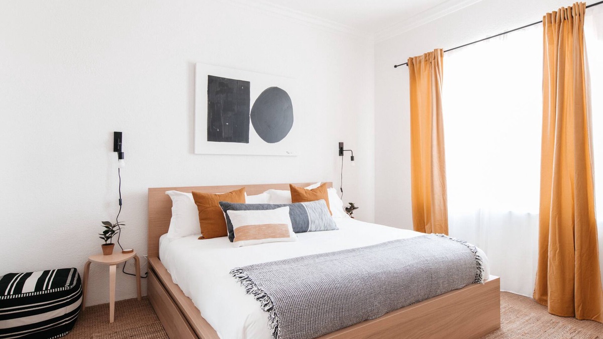 Village Condo | Designer 1 bed | 5 min to Old Town | Sleeps 4 | 4 pools and spas | Dogs welcome!