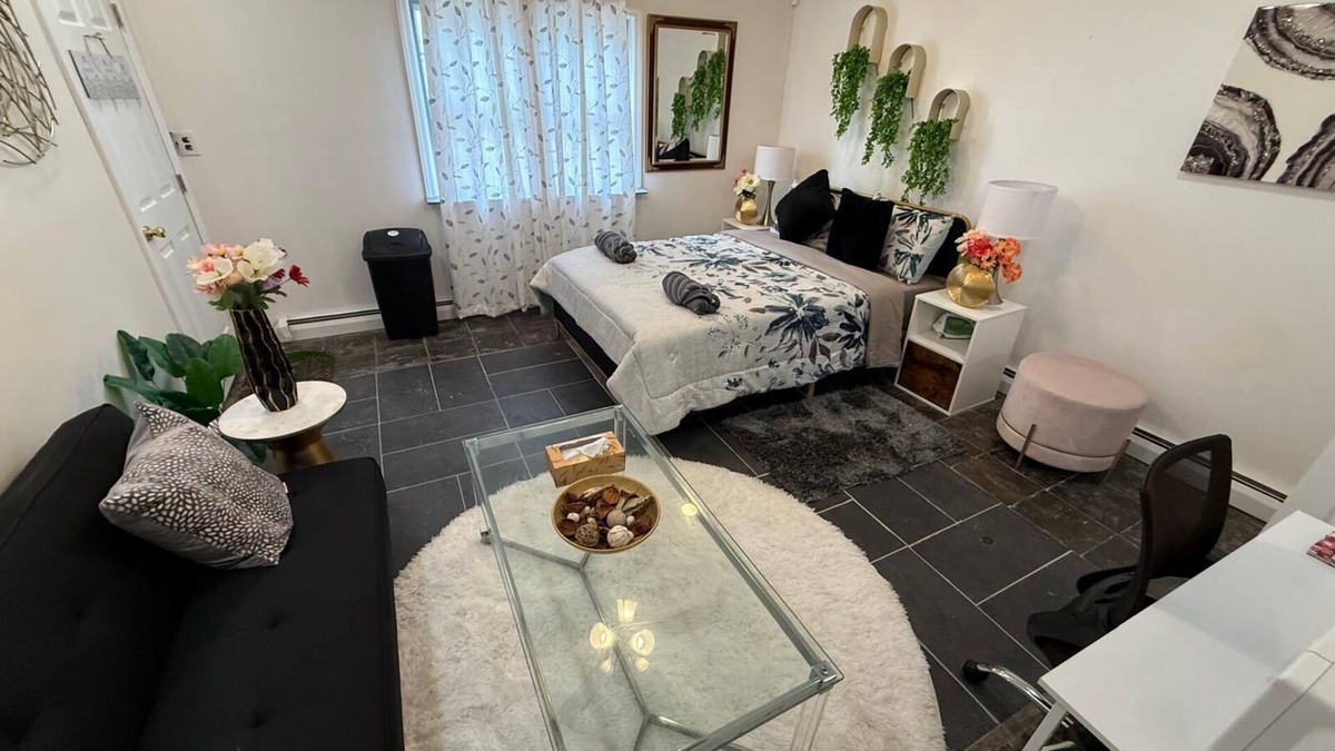North Massapequa House | Designer 2 Rooms Modern Luxury Pad- 0 Cleaning Fee
