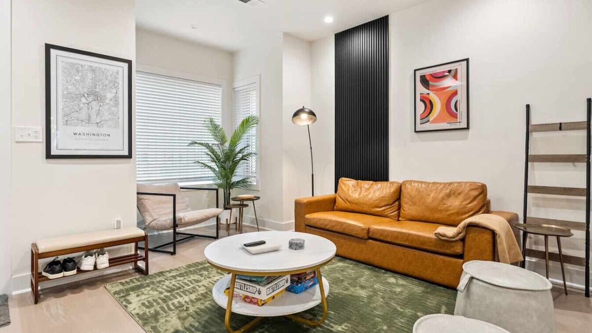 Columbia Heights House | Designer 3BR DC Home | King Bed, Family‑Friendly