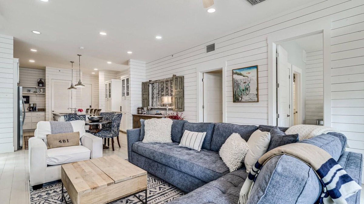 Cinnamon Shore Condo | Designer Cinnamon Shore Condo w/Charm+Easy Access to Countless Amenities!