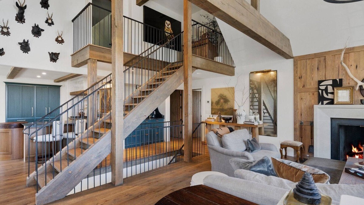 Highlands Falls House | Designer Decorated Luxury home with mountain views.