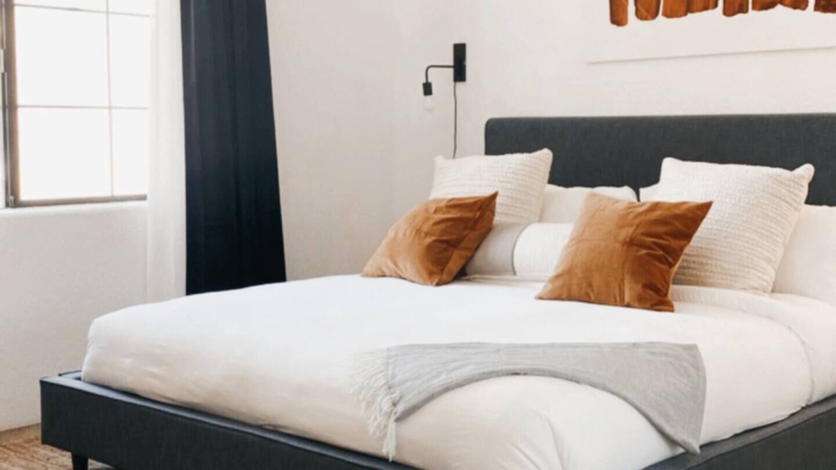 Village Condo | Designer desert condo. Sleeps 4. 4 pools and spas in the complex. Dogs welcome!