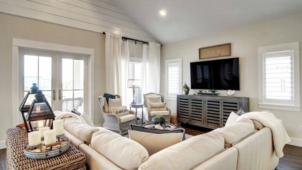 Cinnamon Shore House | Designer, Pet-Friendly Home@Cinnamon Shore w/Access to Great Amenities!
