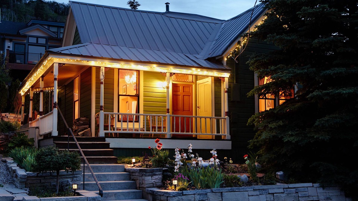 Downtown Park City House | Designer's Home WALK TO MAIN ST. and SKI RUN, HotTub, Fireplace, A/C, Large Deck