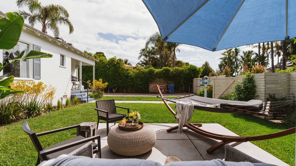 Montecito House | Designer's Seaside Getaway in Montecito, easy walk to beach and cafe