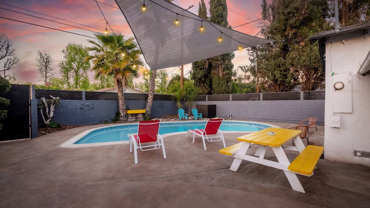 North Hills West House | *Designer: Spacious, Htd Pool, Ping Pong, BBQ etc*