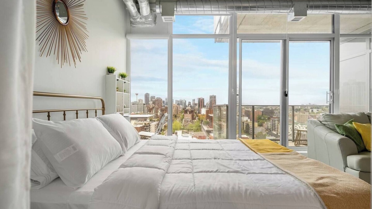 Connaught Apartment | Designer Studio in the Sky - Views, AC, Patio
