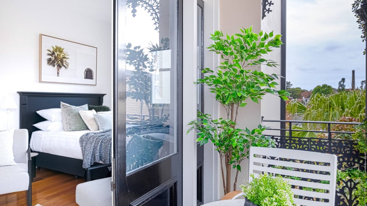 Glebe Apartment | Designer Styled Studio in Central Trendy Glebe