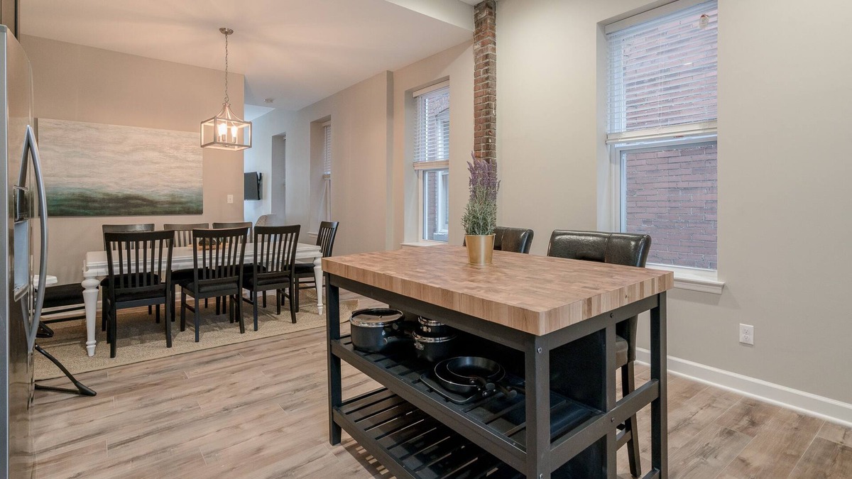 Benton Park House | Designer Townhome 1 of 2 | LEFT SIDE | JZ Vacation Rentals