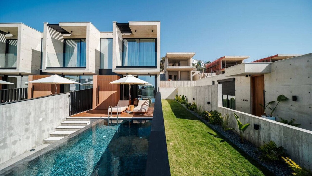 Chlorakas House | Designer Townhouse with heated infinity pool in Paphos