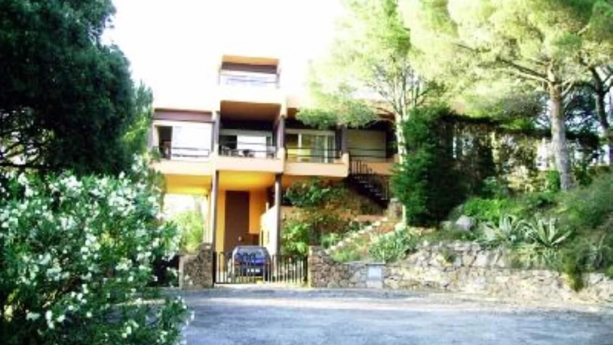 Castell-Platja d'Aro Villa | Designer villa Le Corbusier style, spaciousness with views and absolute serenity