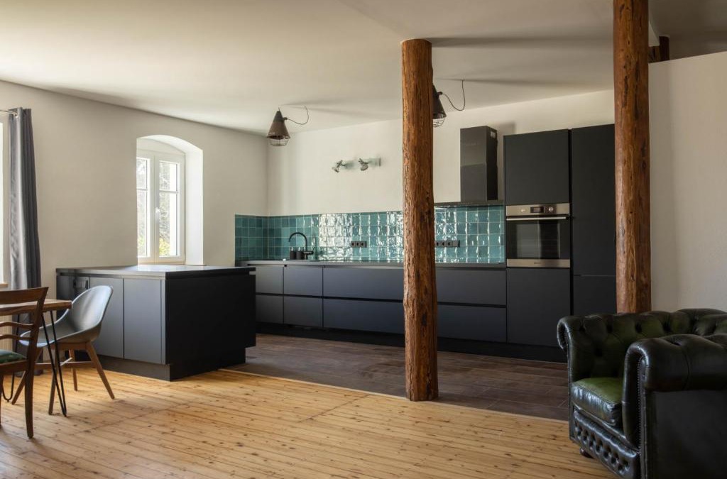 Mugeln Apartment | Designwohnung auf Gutshof mit Sauna zw. L/DD