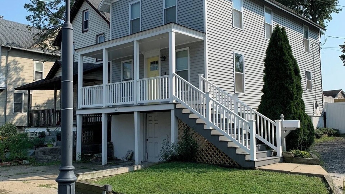 Bradley Beach House | Desirable Beach House &nFull Backyard with 6 beachtags. Driveway fits 4 Cars!