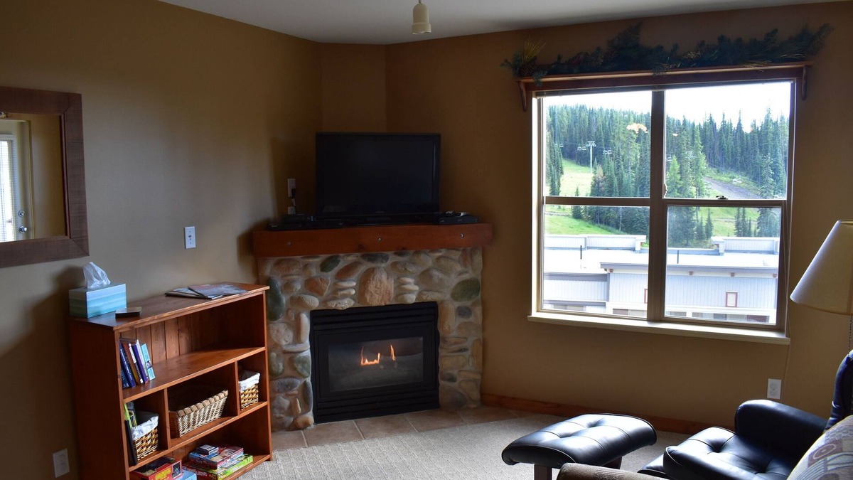 Silver Star Mountain Condo | Desirable Top Floor Creekside Condo - Awesome Views - Close to trails!