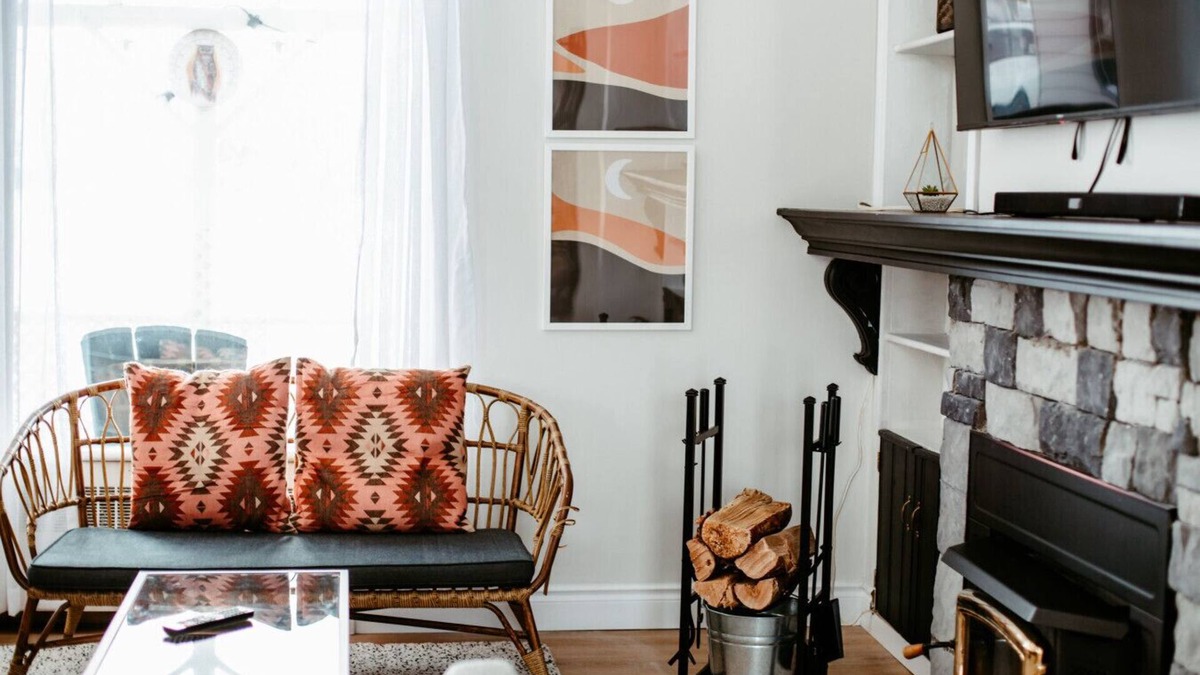 Strong Apartment | Desirable Lakefront 3BR w/Fireplace & Games Room