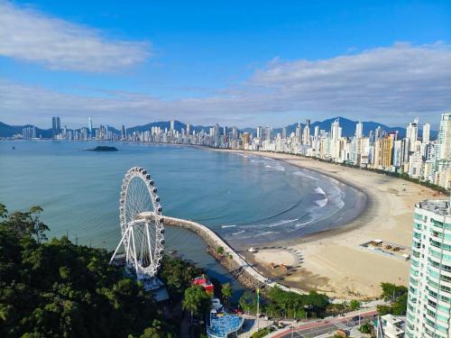 Pioneiros Apartment | Desperte com vista de cinema – 26º andar em BC