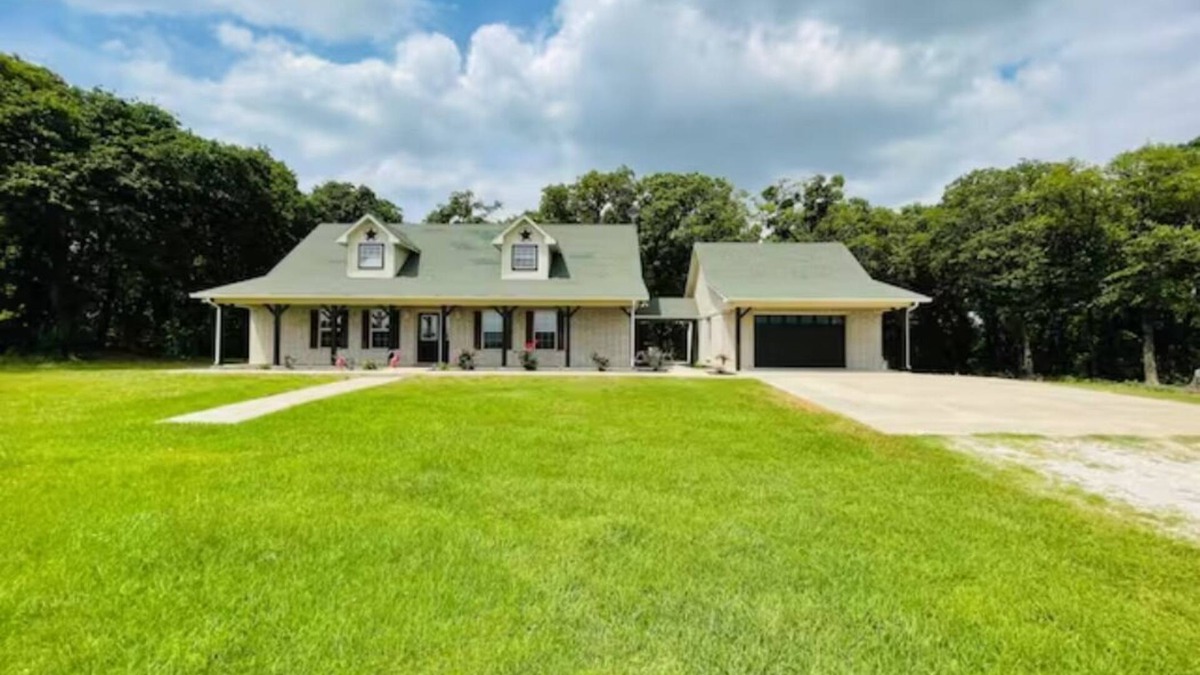 Pilot Point House | Destin Ranch | Vacation House | Wedding Venue