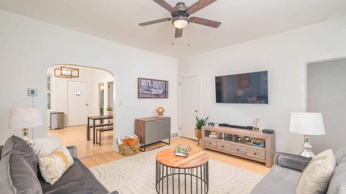 Oshkosh House | Destination Downtown