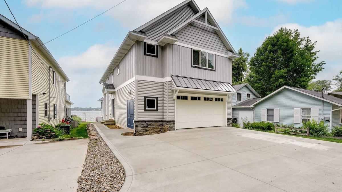 Sturgis House | Destination lake, Million dollar house, million-dollar views