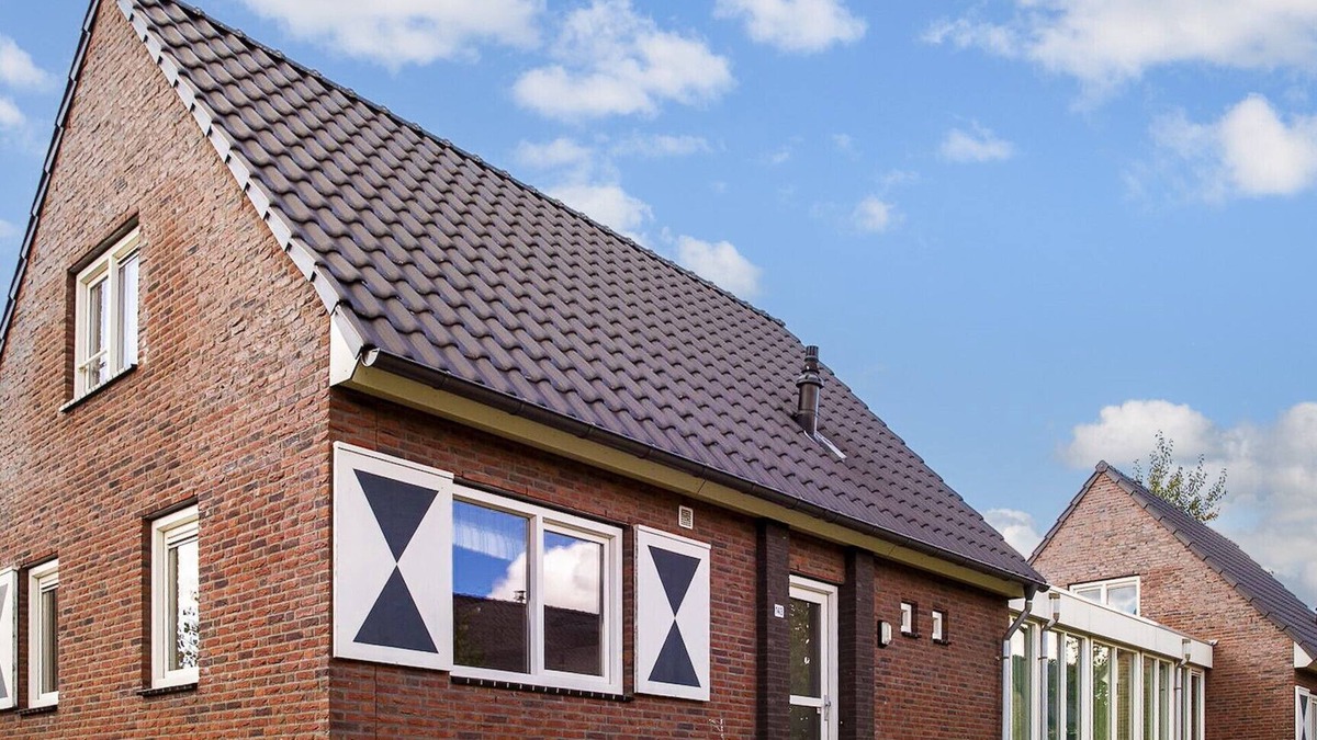Hoeven House | Detached bungalow for 14 persons
