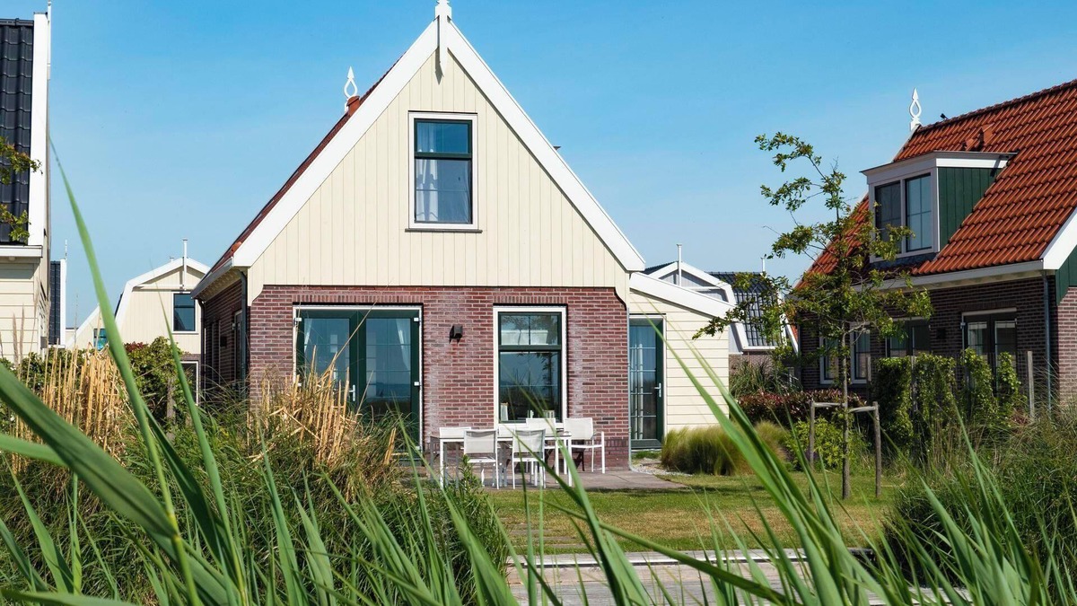 Uitdam House | Detached bungalow with 3 bedrooms, 2 bathrooms and a sauna