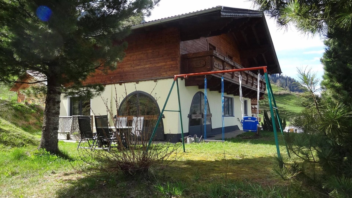 Grossarl Ski Chalet | Detached chalet with garden, wellness and views
