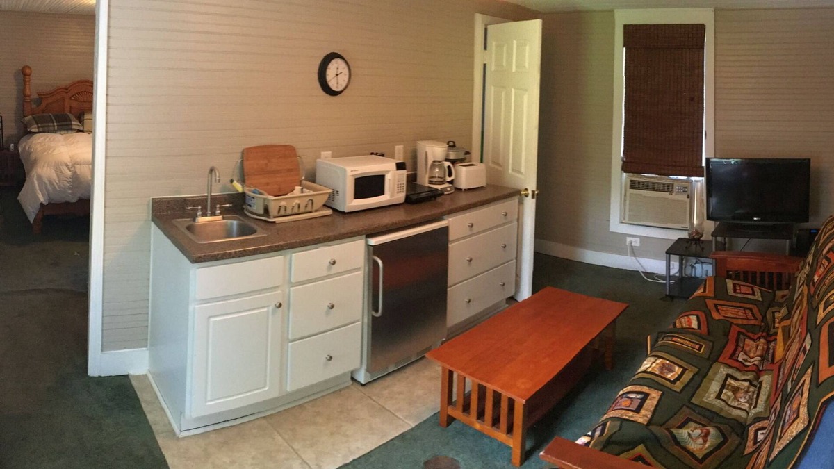 Evergreen Apartment | Detached condo near Overton Park, Memphis