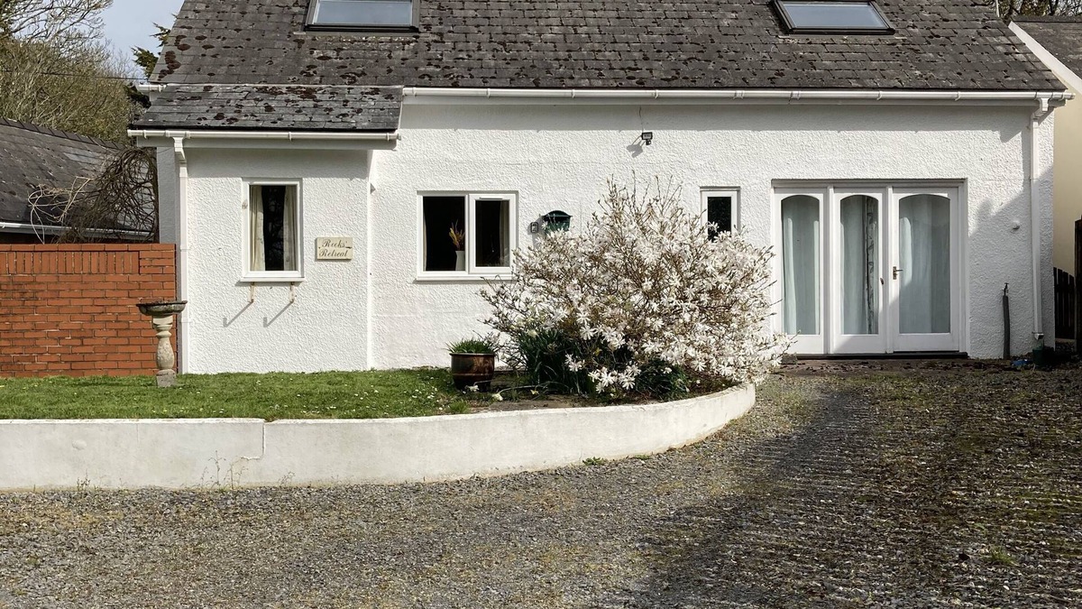 Pembroke House | Detached Cottage In Pembrokeshire Coast National Park, one mile from beach