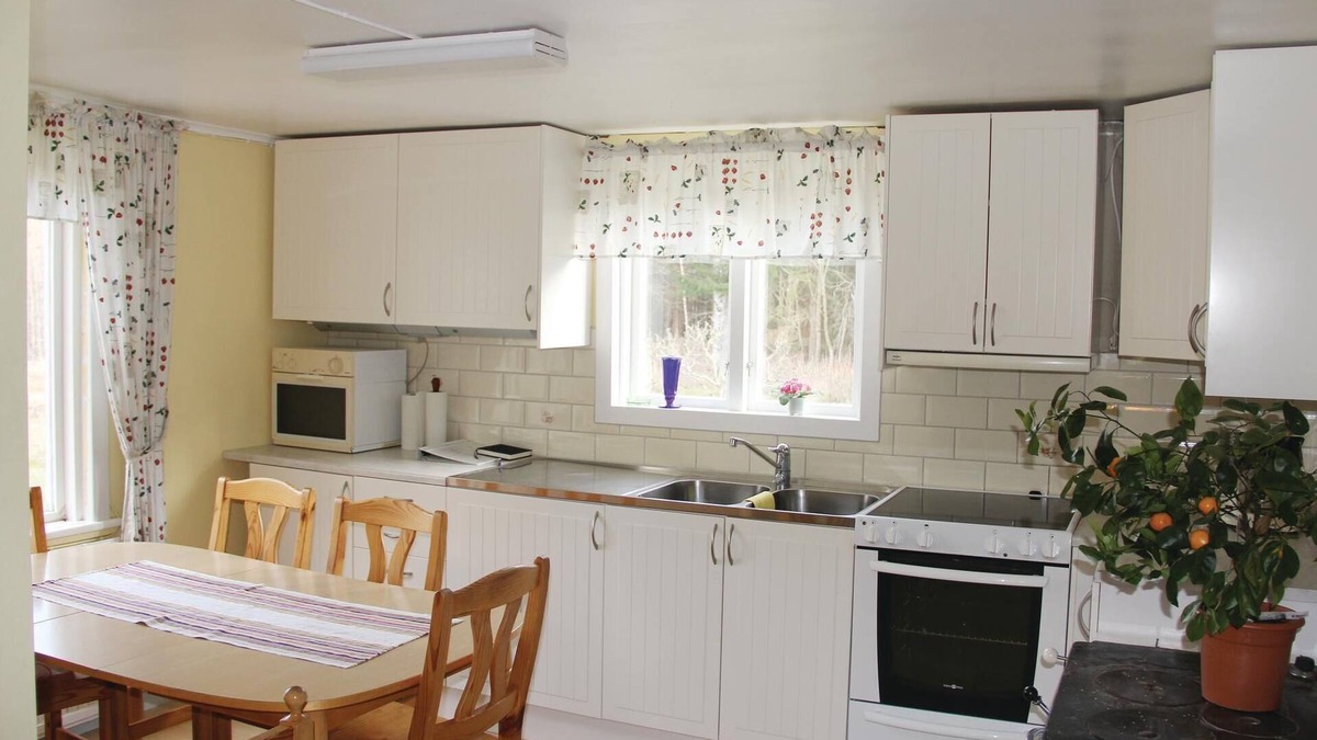 Rodeby House | Detached cottage on a farm (19th century) in an area with lots of forest and lakes.