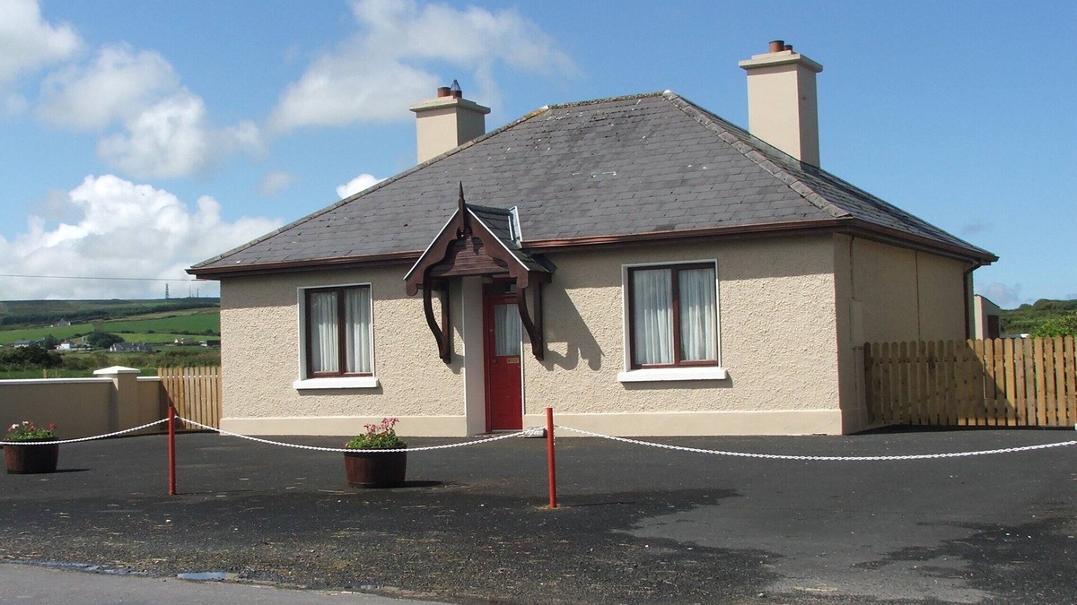 Banna Cottage | Detached Cottage on the Wild Atlantic Way, Ballybunion.