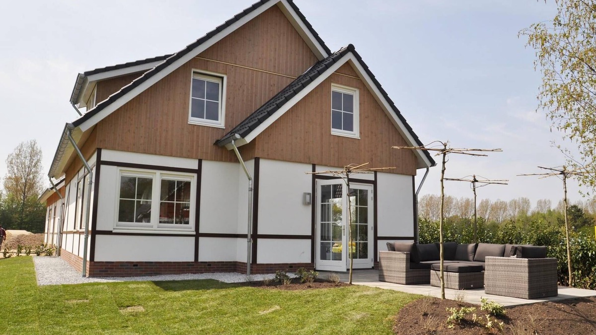 Susteren House | Detached family villa with 5 bedrooms and an infrared sauna