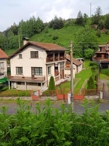 Govedartsi House | Detached Guest House Рилски кът Маджаре