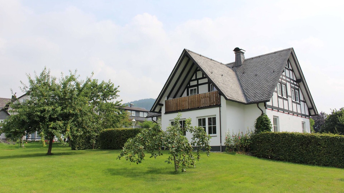 Holthausen House | Detached holiday home in Schmallenberg-Holthausen for max. 9 people.
