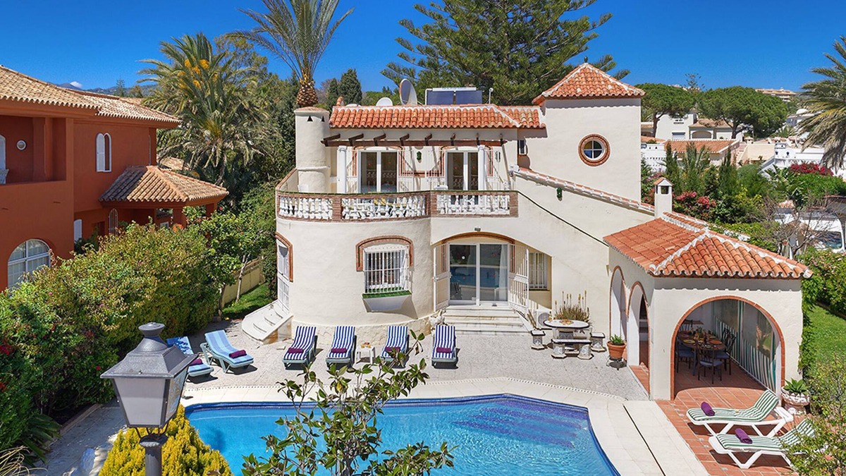Urbanizacion Marbessa Villa | Detached Holiday Villa with private swimming Pool in Marbella