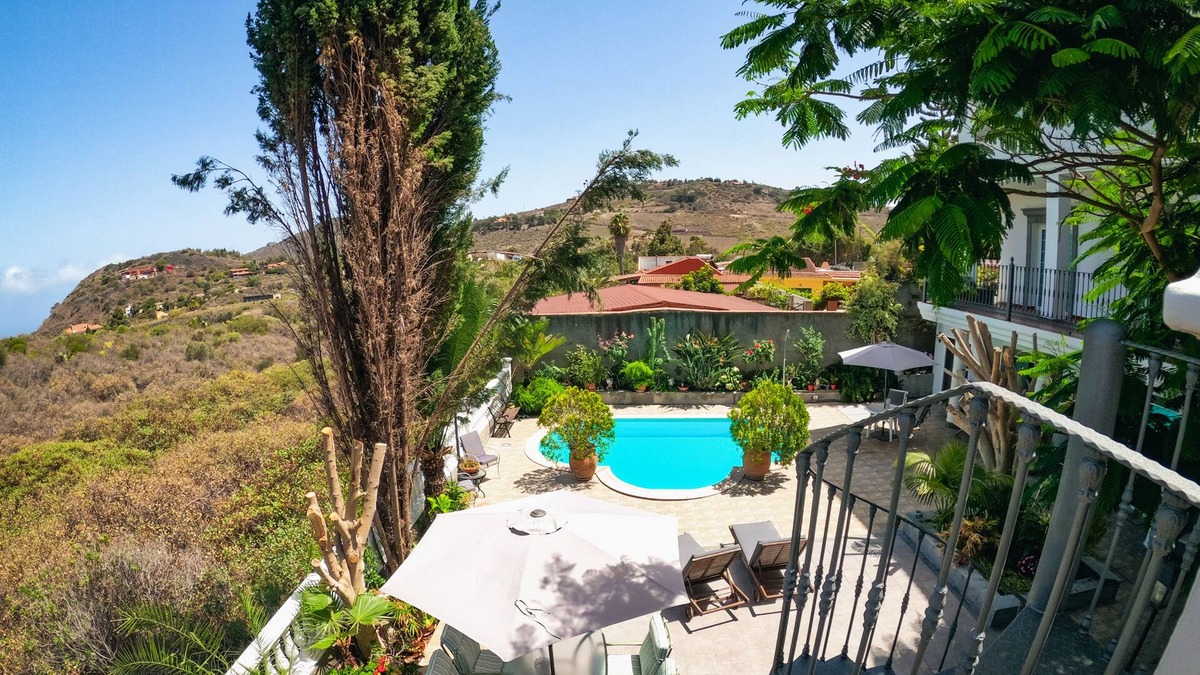 Santa Brigida House | Detached House In Villa In Santa Brigida