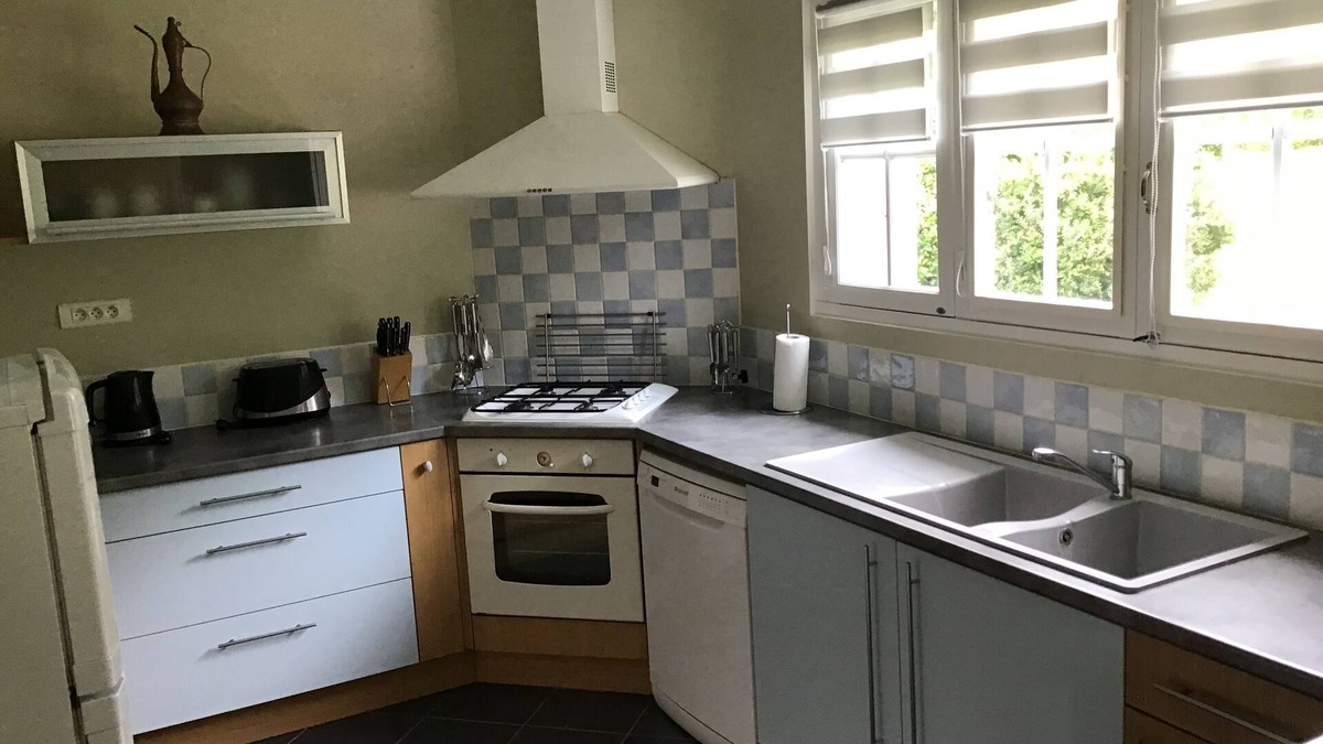 La Fagette Cottage | Detached House With A Large Fully Enclosed 'mature' Garden