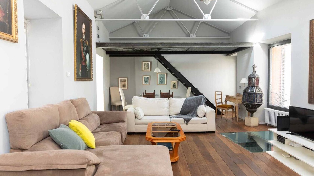 Segovia House | Detached house with garage and private garden in the center of Segovia
