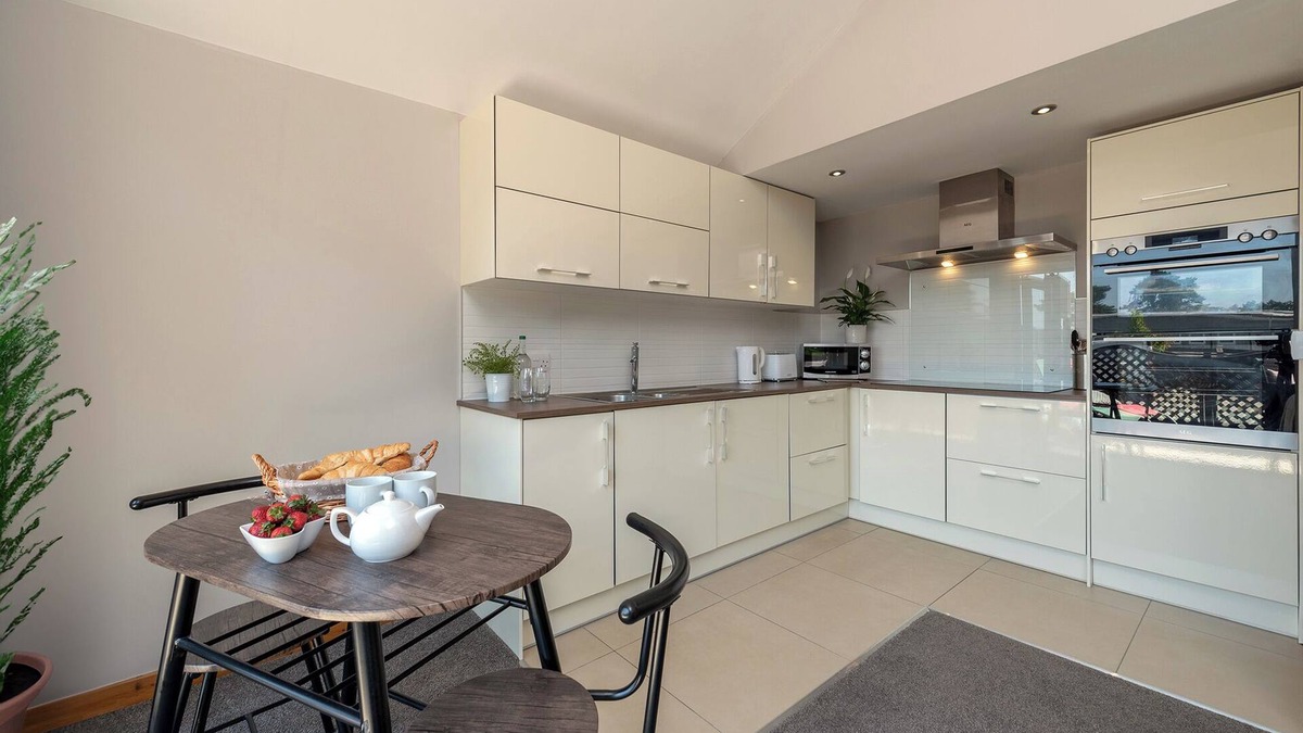 Netley Cabin | Detached Lodge with Hot Tub