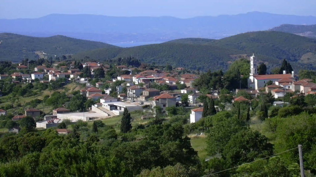 Lafkos Apartment | Detached, new house with stunning panoramic views of the village and the sea