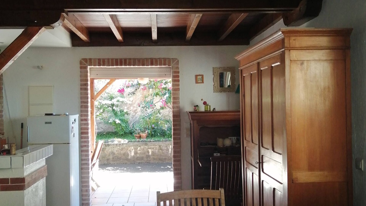 Saint-Claude House | Detached town house with garden
