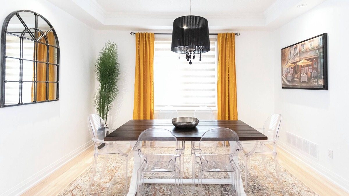 Bronte House | Detached Upscale furnished house steps away from the lake.