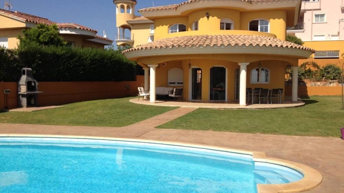 Peniscola House | Detached villa for 6 people with private swimming-pool with direct sea views