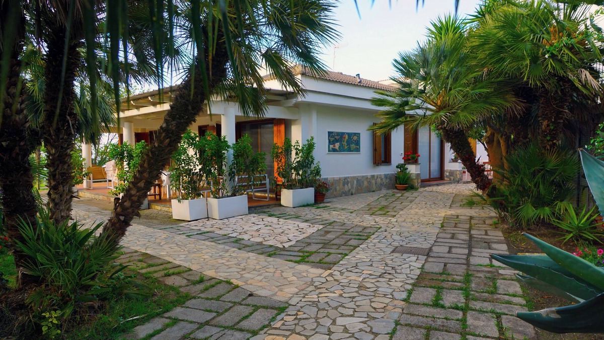 Sant'Agata sui Due Golfi Villa | Detached Villa Overview, terraces and garden