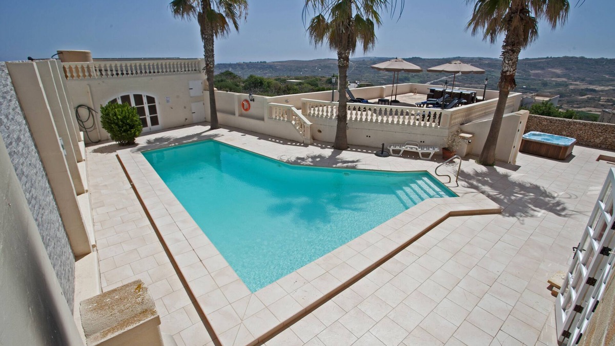 Xaghra Villa | Detached Villa with swimming pool and outdoor Jacuzzi, Fully A/c in Xaghra,Gozo