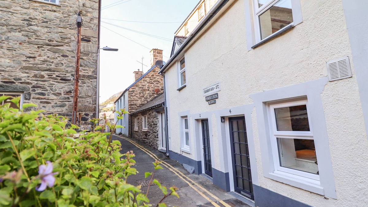 Barmouth Cottage | DEU-DDRWS, family friendly, character holiday cottage in Barmouth