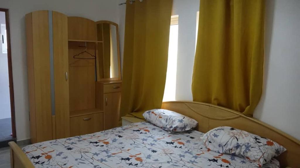 Littoral Department Apartment | Deux chambre , un grand salon