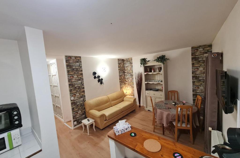 Moret-sur-Loing Apartment | Deux pièces terrasse