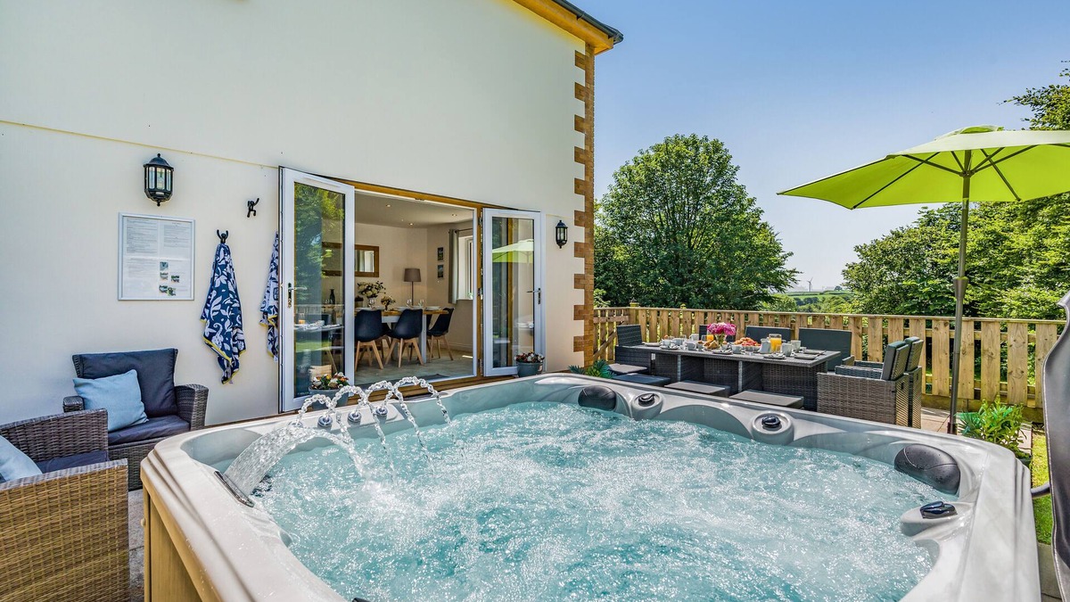 Bradworthy House | Devon House - Five Bedroom House, Sleeps 10