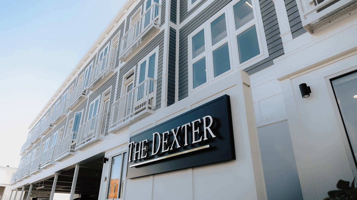 Elk Rapids Apartment | Dexter Suite - 2 Queen Beds | Sleeper Sofa - Accessible